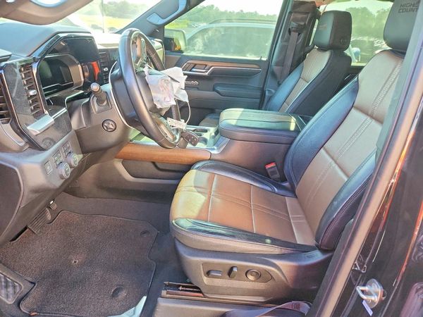 2023 CHEVROLET SILVERADO High Country — DENT