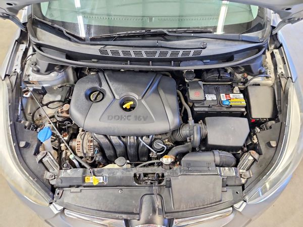 2015 HYUNDAI ELANTRA GLS(Middle)
