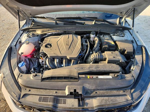 2026 KIA K5 — Engine bay