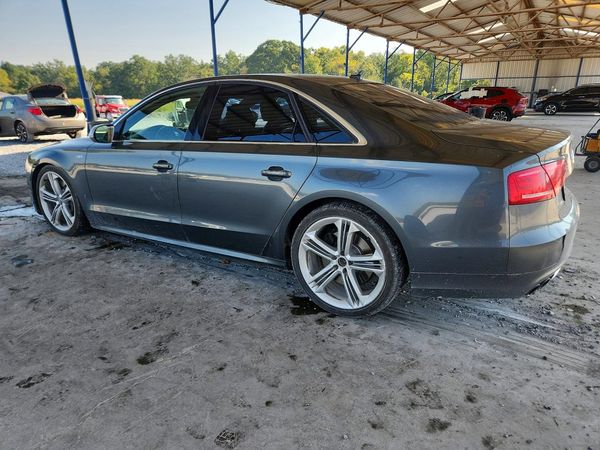 2013 AUDI S8 — DSRA