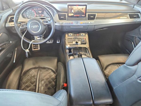 2013 AUDI S8 — CKPT