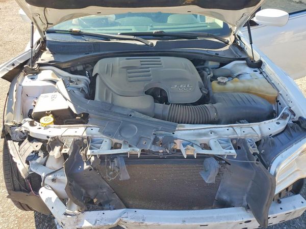 2015 CHRYSLER 300 — Engine bay