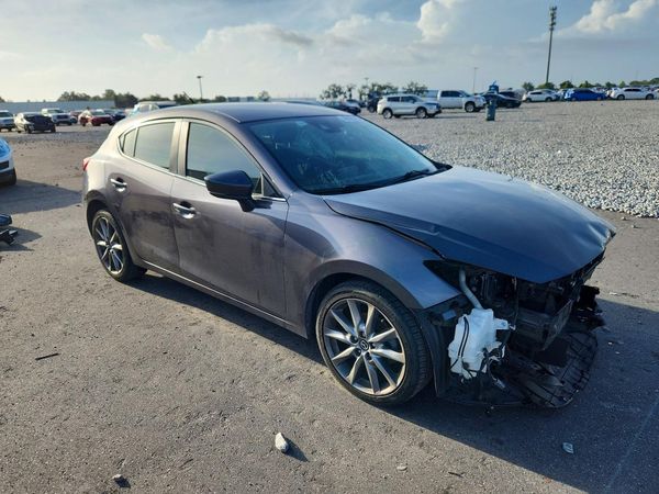 2018 MAZDA 3 Touring