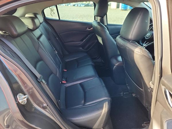 2018 MAZDA 3 Touring