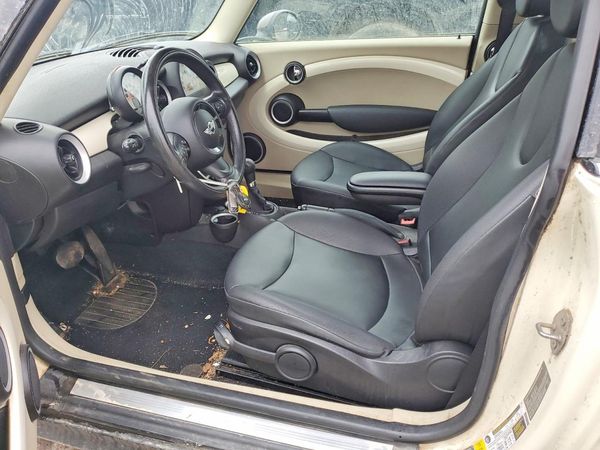 2013 MINI COOPER — DENT