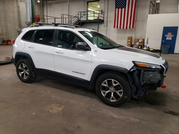 2014 JEEP CHEROKEE Trailhawk — Passenger 3/4