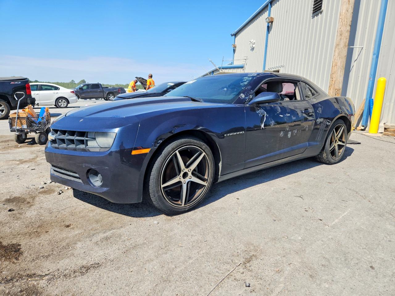 2013 CHEVROLET CAMARO 2LS — Front 3/4