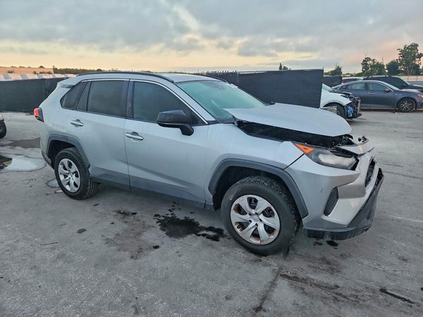 2021 TOYOTA RAV4 LE — Passenger 3/4