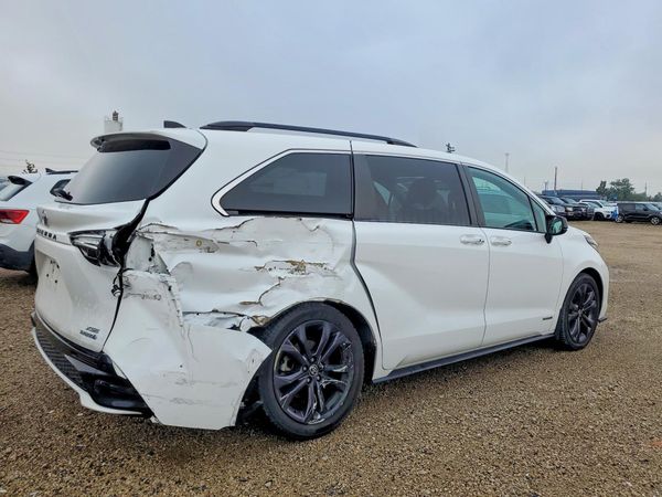 2021 TOYOTA SIENNA XSE Plus Package — PSRA