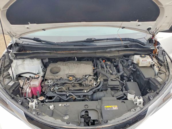 2021 TOYOTA SIENNA XSE Plus Package — Engine bay