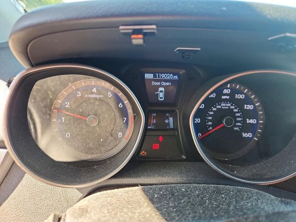2013 HYUNDAI ELANTRA — ODOM