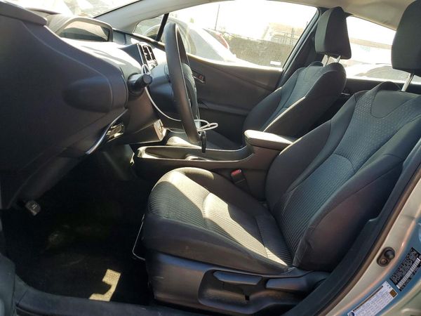2016 TOYOTA PRIUS — DENT