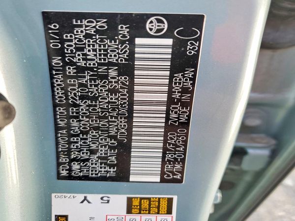 2016 TOYOTA PRIUS — VINS