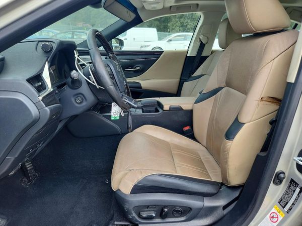2019 LEXUS ES 350