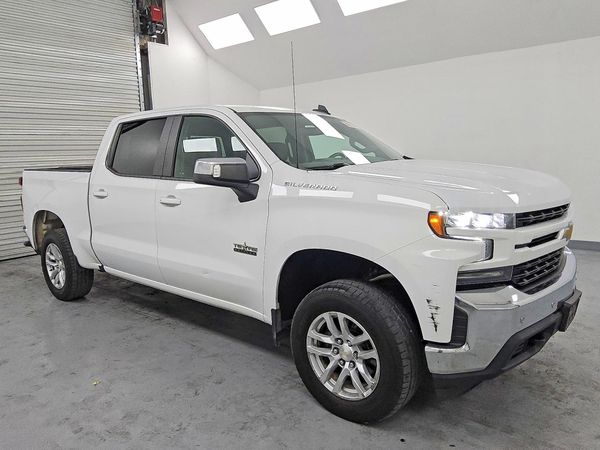 2019 CHEVROLET SILVERADO LT — Passenger 3/4
