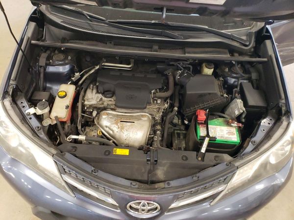 2014 TOYOTA RAV4 Sports — Engine bay