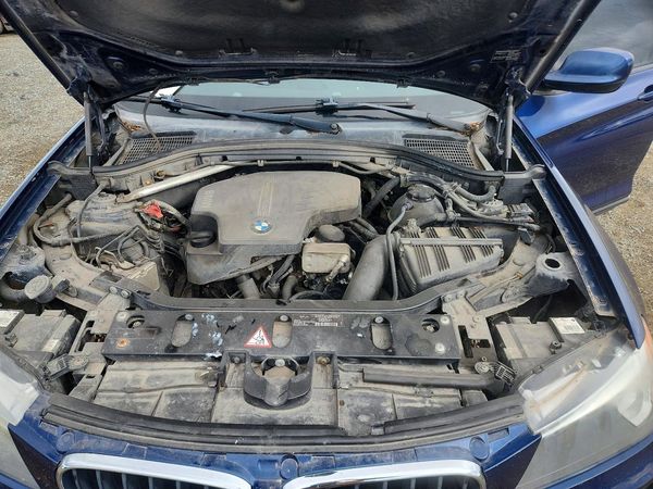 2013 BMW X3 xDrive28i — Engine bay