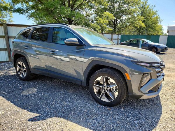 2026 HYUNDAI TUCSON SEL, SEL Plus — Passenger 3/4