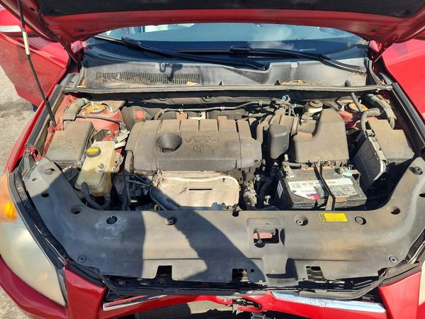 2012 TOYOTA RAV4 High — Engine bay