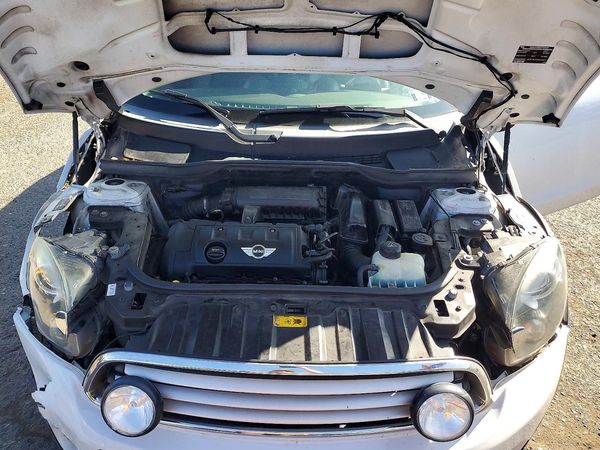 2014 MINI COOPER — Engine bay