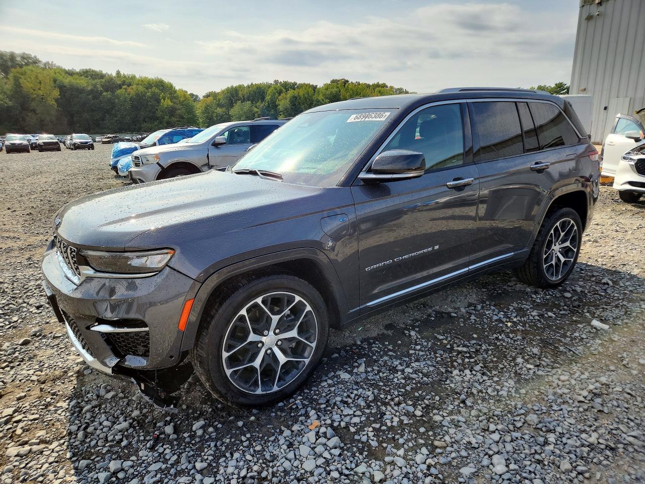 2024 JEEP CHEROKEE Summit 4XE — Front 3/4