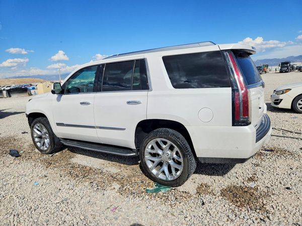 2017 CADILLAC ESCALADE Luxury