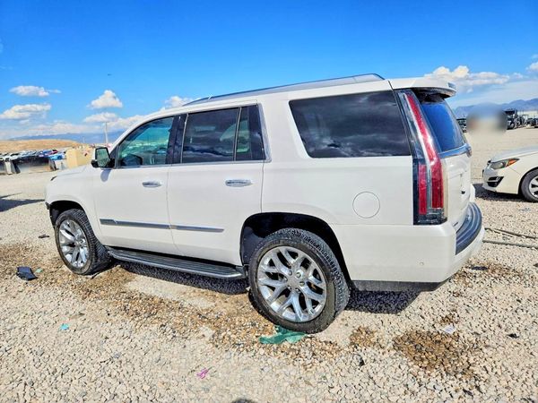 2017 CADILLAC ESCALADE Luxury