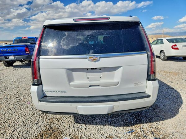 2017 CADILLAC ESCALADE Luxury
