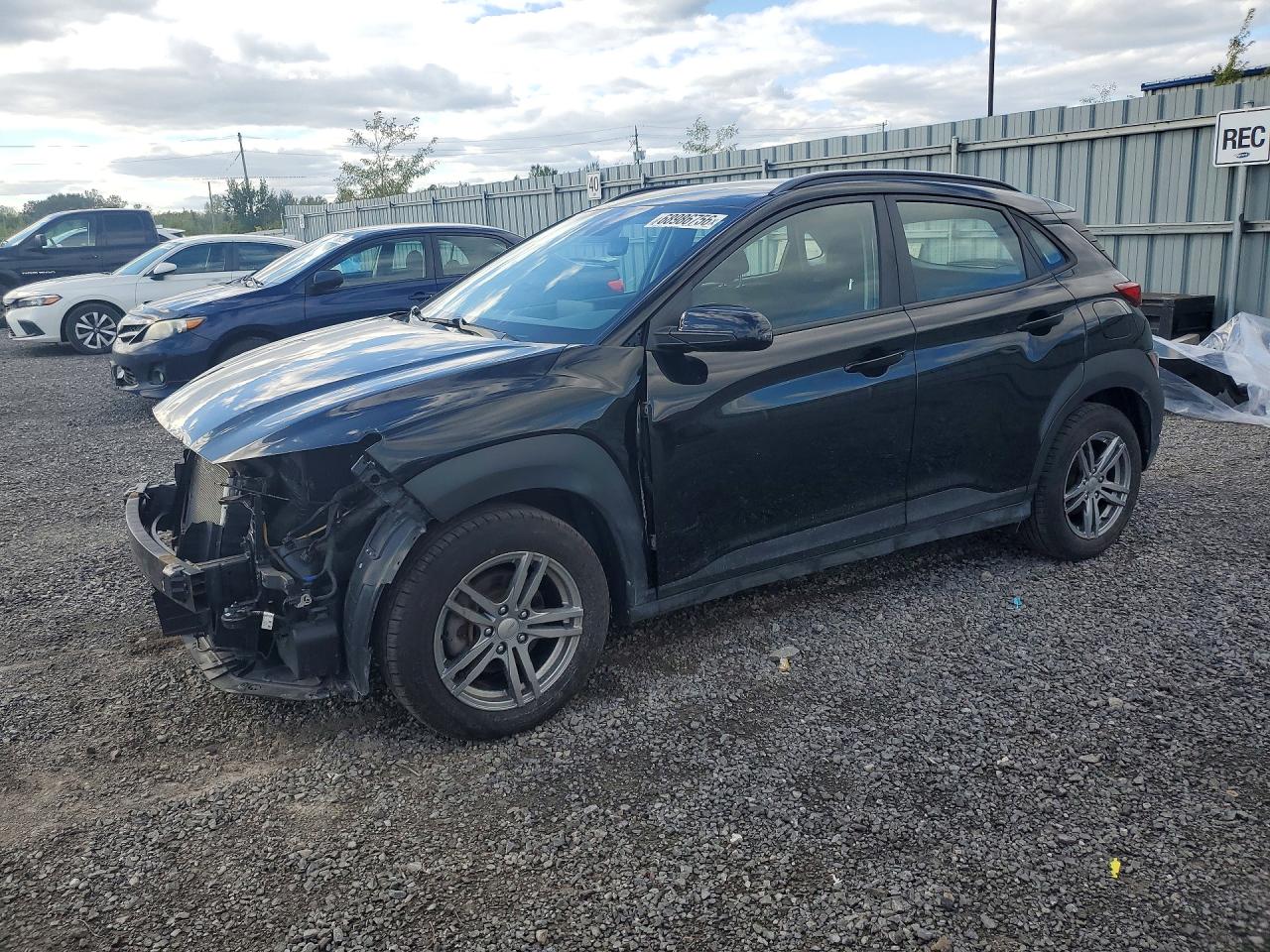 2022 HYUNDAI KONA SE Without FCA — Front 3/4
