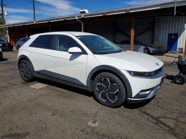 2024 HYUNDAI IONIQ SEL — Passenger 3/4