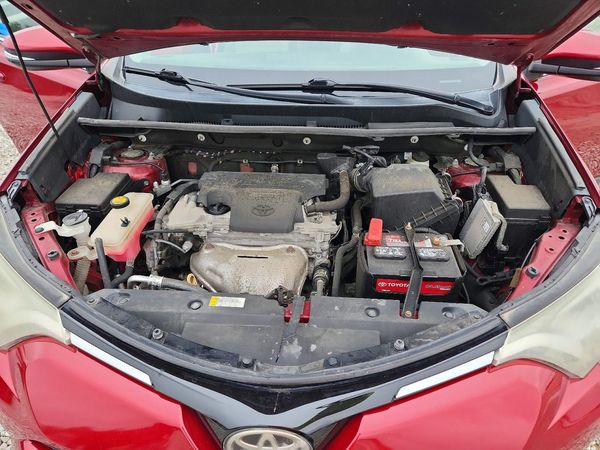 2018 TOYOTA RAV4 Adventure/XLE — Engine bay