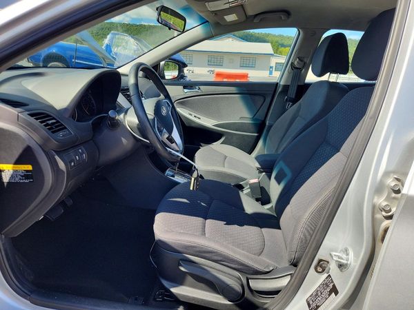 2012 HYUNDAI ACCENT GLS (Middle grade)