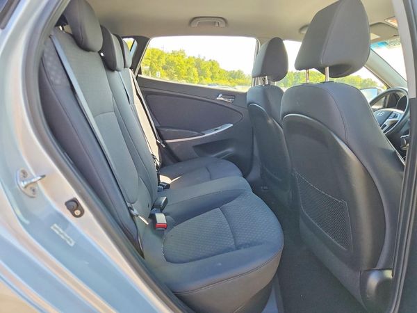 2012 HYUNDAI ACCENT GLS (Middle grade)