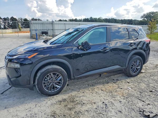 2026 NISSAN ROGUE SV — Front 3/4
