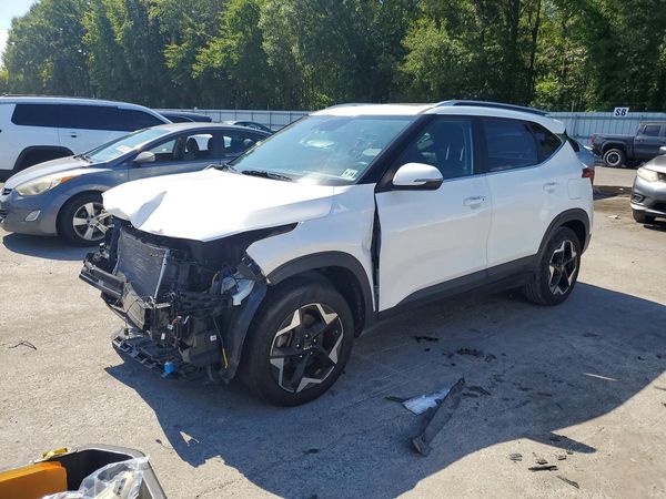2024 KIA SELTOS EX — Front 3/4