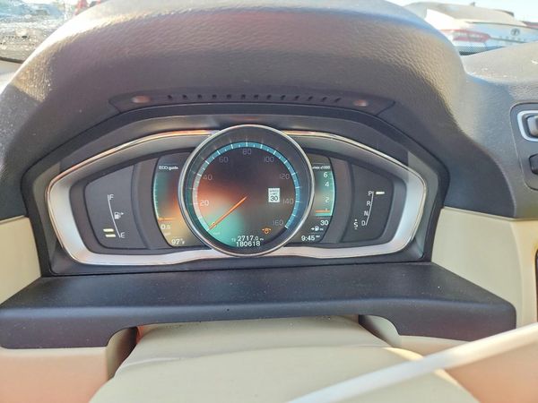2016 VOLVO S80 SV35 Platinum — ODOM