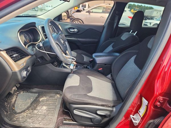 2016 JEEP CHEROKEE — DENT
