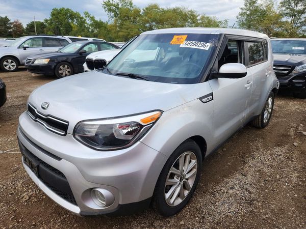 2017 KIA SOUL — Front 3/4