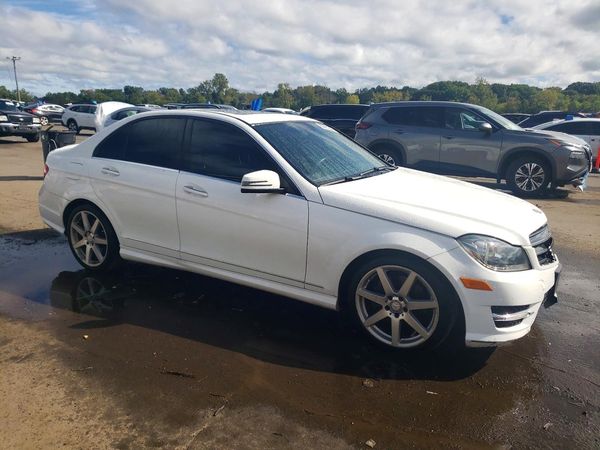 2014 MERCEDES-BENZ C C300 4 MATIC — Passenger 3/4