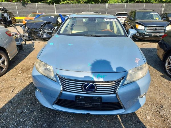 2013 LEXUS ES