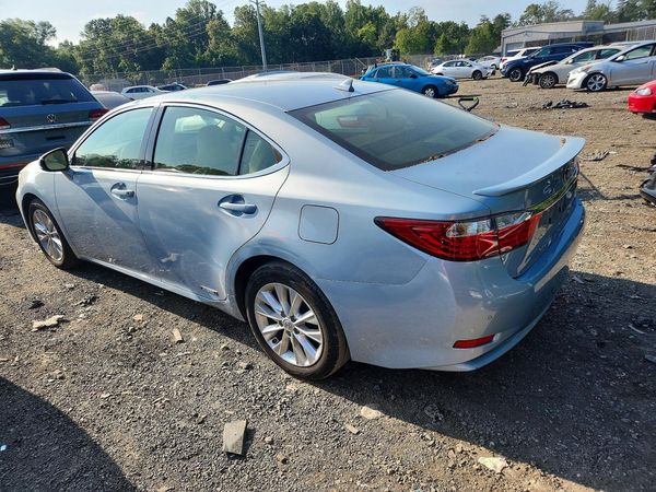 2013 LEXUS ES 300h