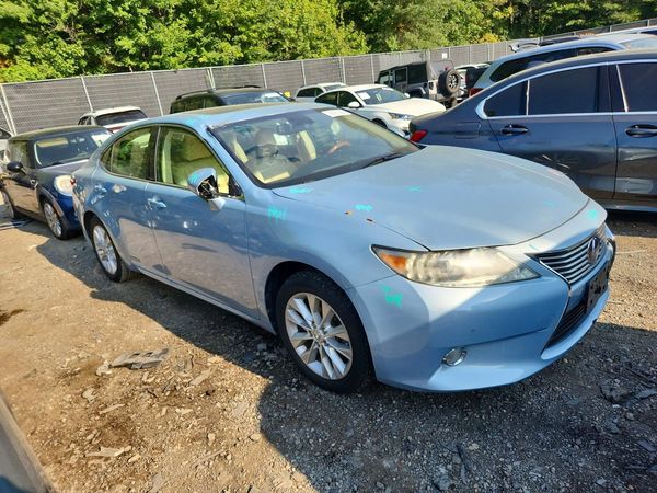 2013 LEXUS ES 300h