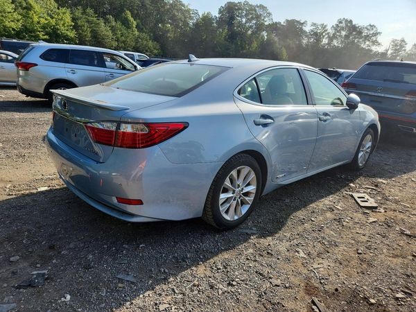 2013 LEXUS ES 300h