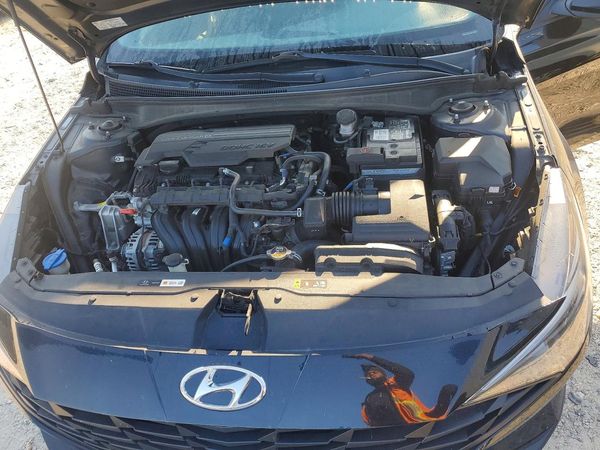 2021 HYUNDAI ELANTRA Blue — Engine bay