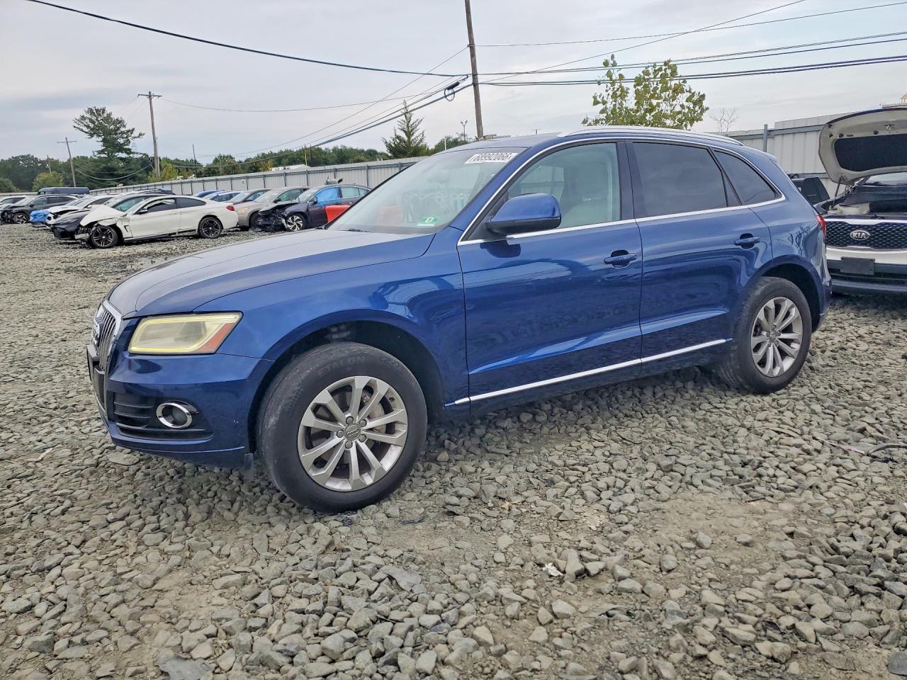 2013 AUDI Q5 — Front 3/4