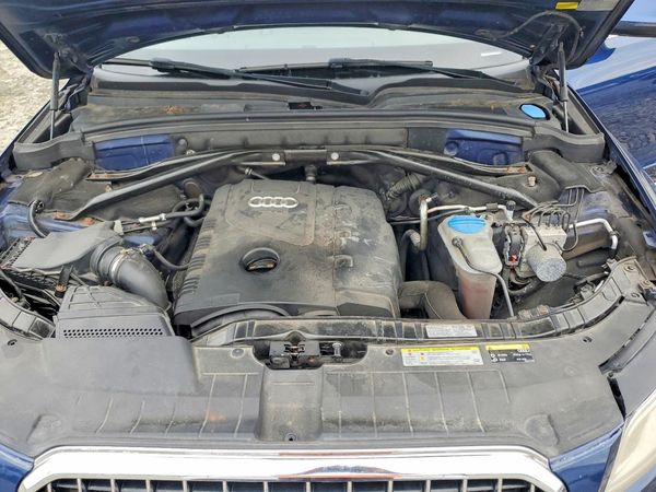 2013 AUDI Q5 — Engine bay