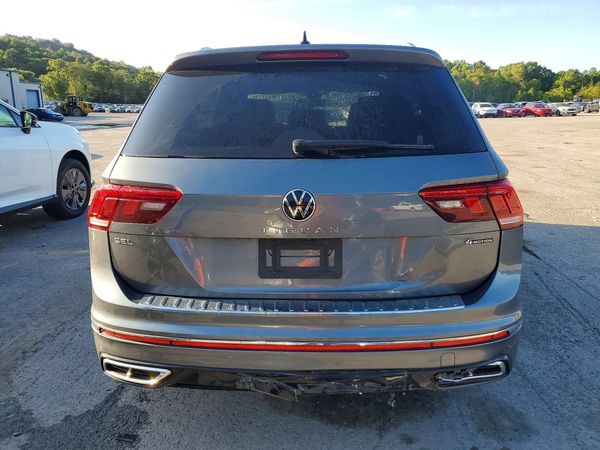 2024 VOLKSWAGEN TIGUAN 4Motion SEL R-Line Black
