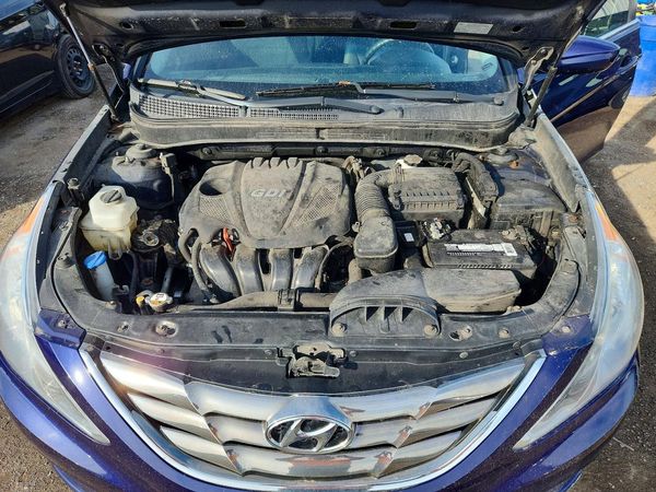 2013 HYUNDAI SONATA GLS/ GLS Popular — Engine bay