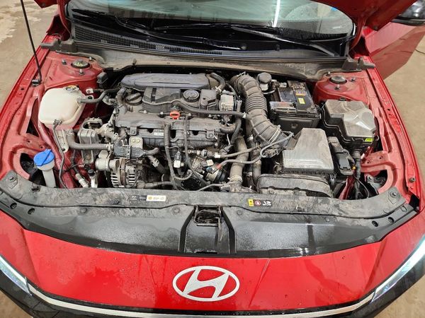2025 HYUNDAI ELANTRA N Line — Engine bay