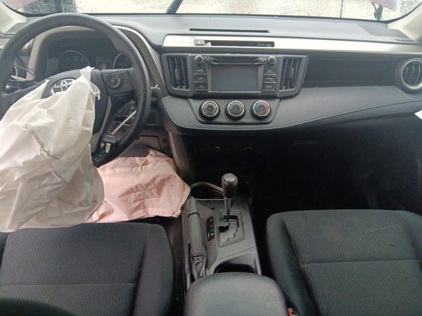 2018 TOYOTA RAV4 LE — CKPT